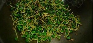 杞子素炒黑豆苗