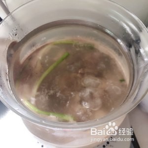 玉米排骨汤的做法