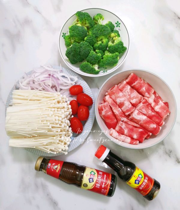 肥牛金针菇盖浇饭