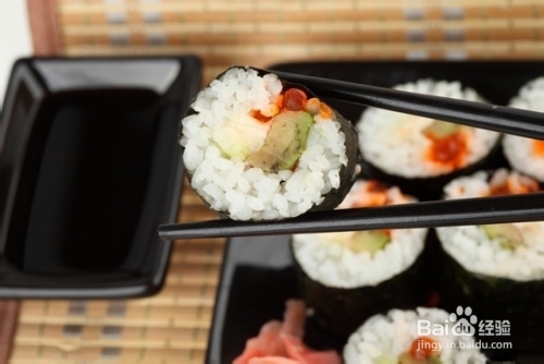 如何装作常去日本料理店