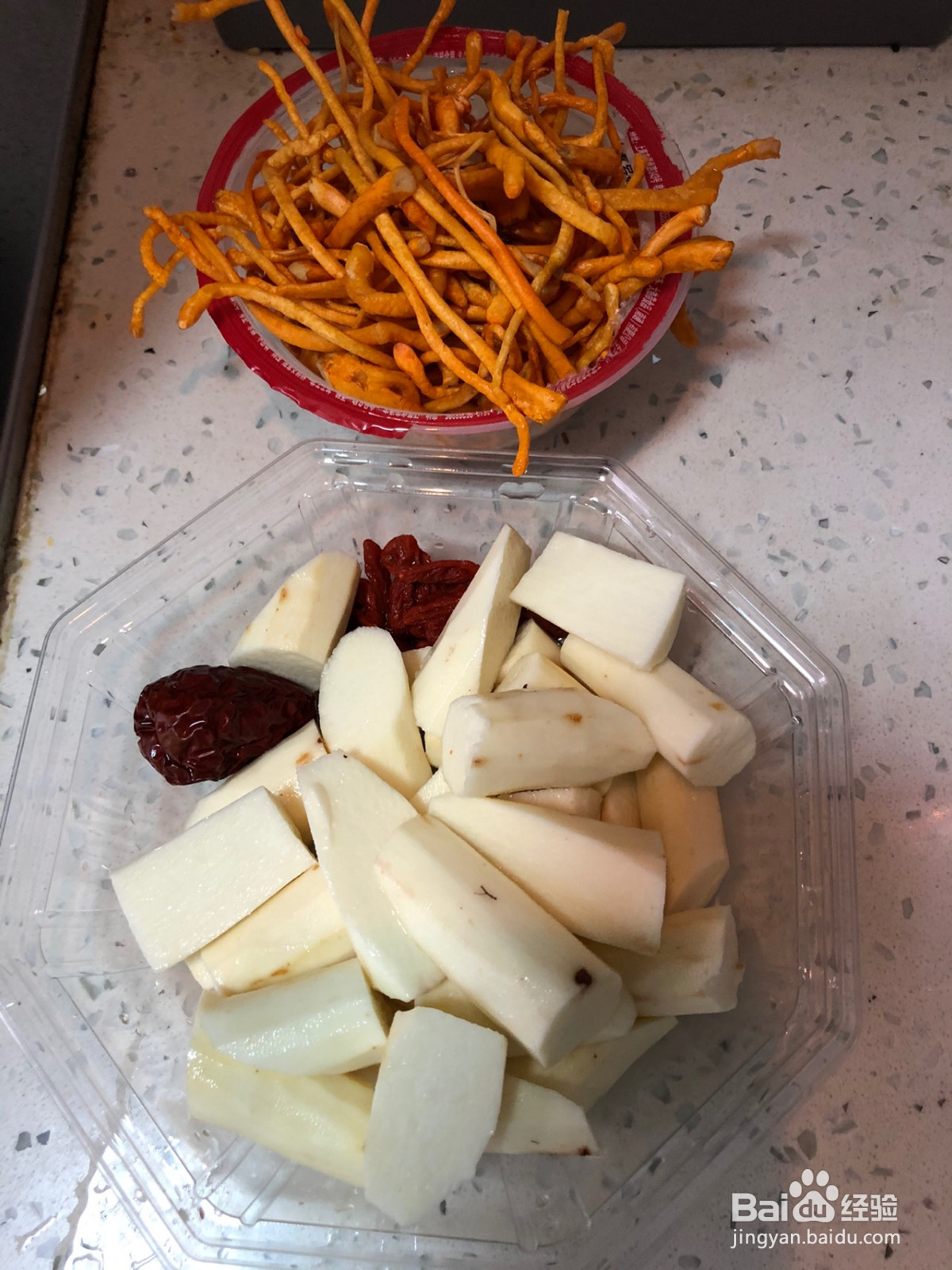 山药虫草花炖老母鸡汤的做法