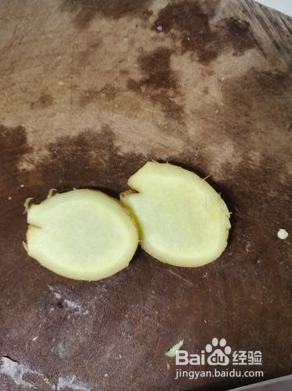 青椒炒火腿的简单做法