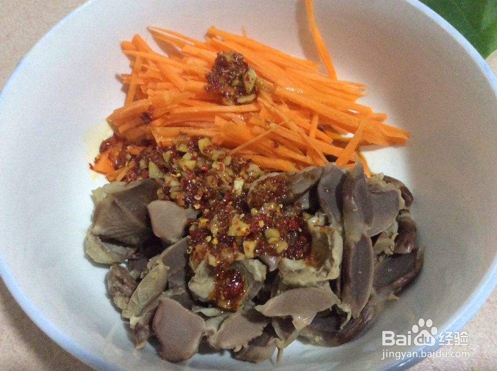 红油鸡菌片的做法