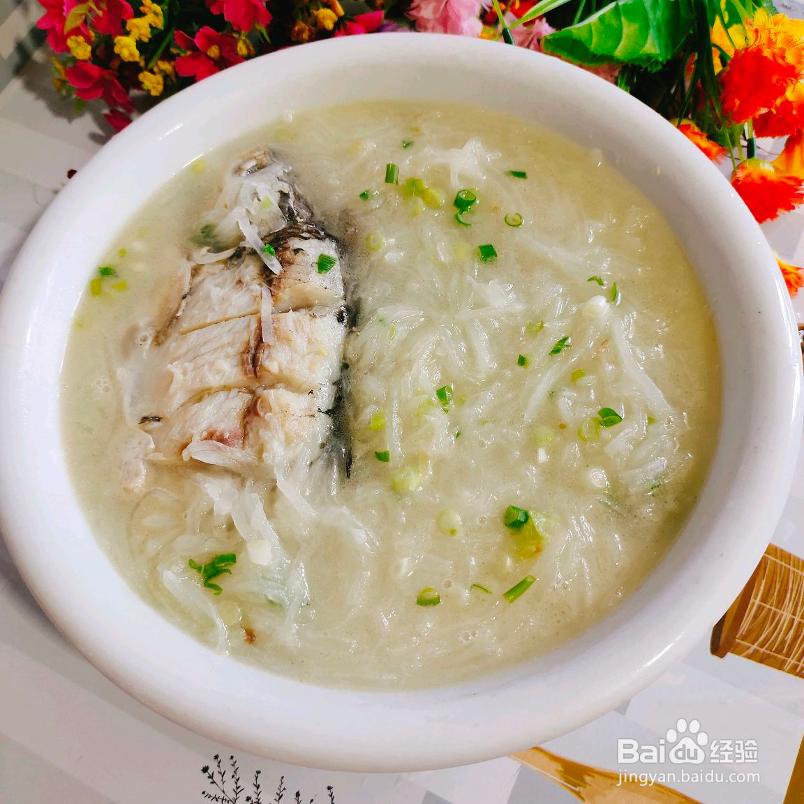 萝卜丝鲫鱼汤的做法