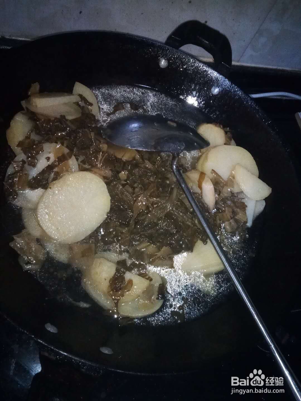 酸菜炖炒土豆片
