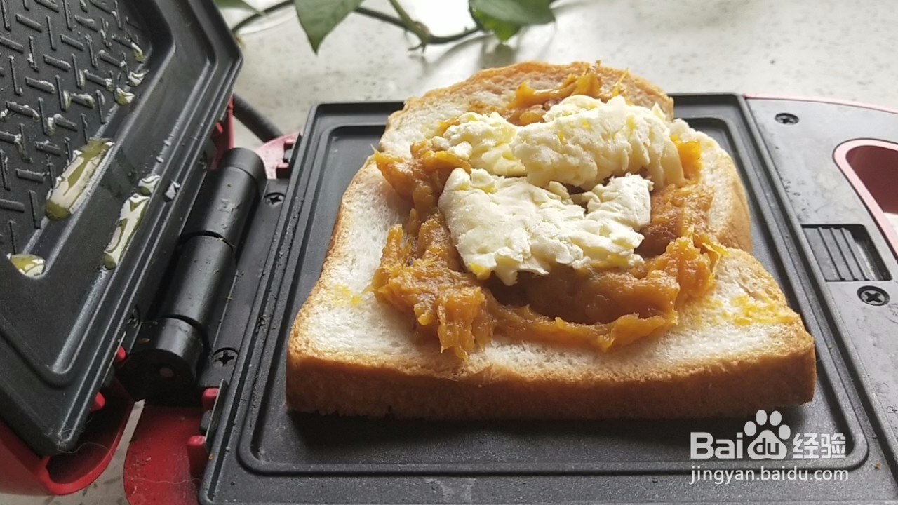 拉丝蜜薯坚果三明治