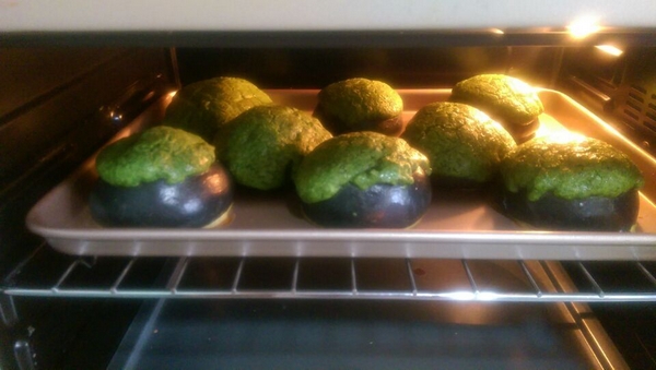 竹炭抹茶菠萝包