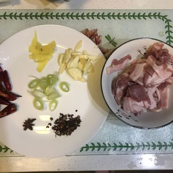 五花肉干煸有机花菜