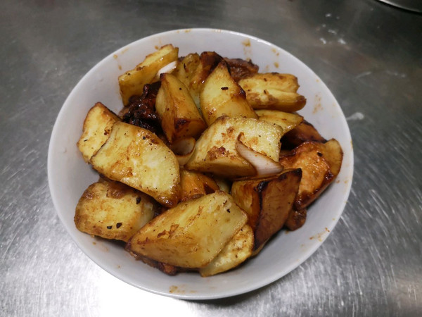 五花肉红薯蒸碗