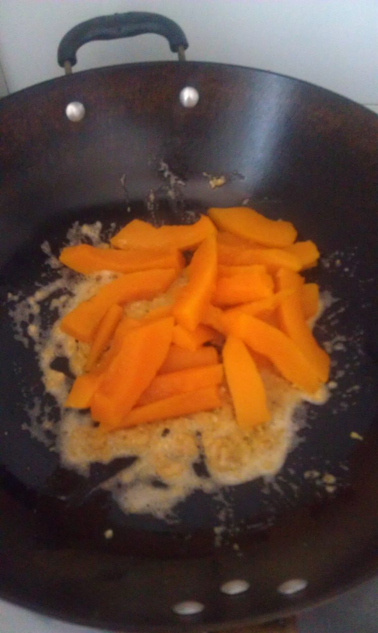 教你蛋黄焗南瓜的做法，好看又美味，快来学学吧！