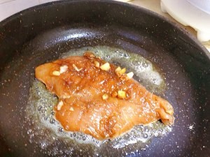 怎样做美味的美式炒蛋鸡扒早午餐