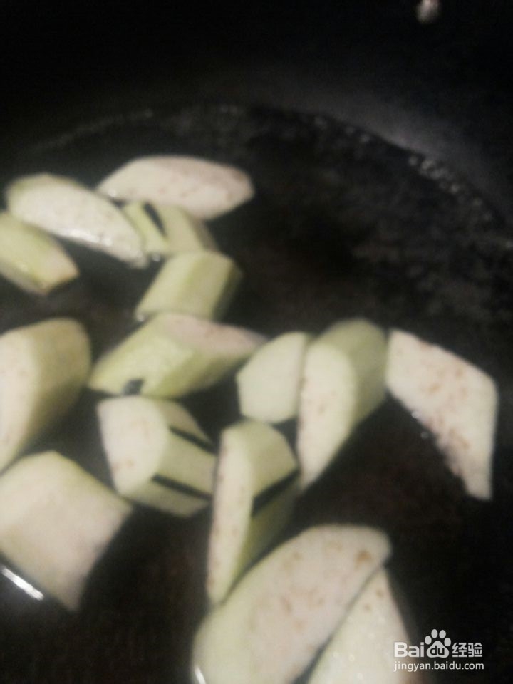 川味---茄子肉丁回锅，色泽漂亮的做法