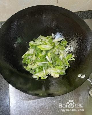 葱油鸡腿焖饭怎么做？