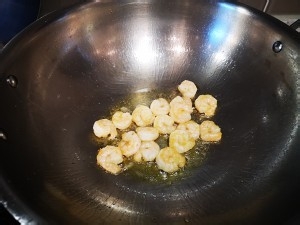 怎么做好吃的韭黄虾仁炒蛋