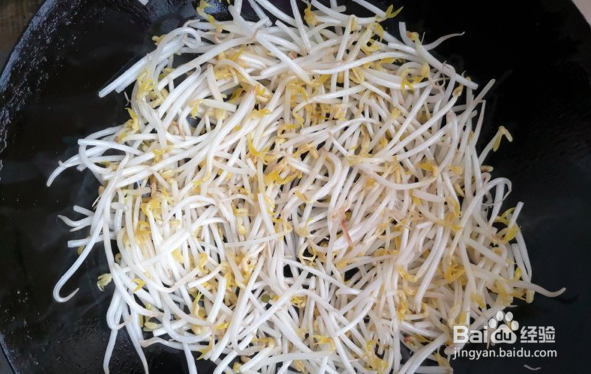 韭菜炒绿豆芽的做法
