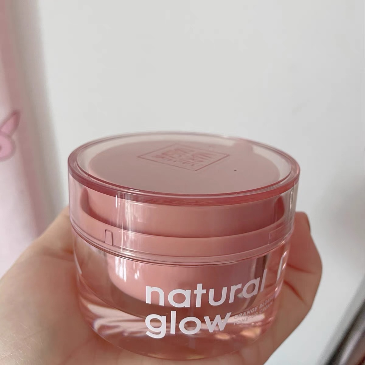 想要打造伪素颜牛奶肌?没有素颜霜怎么行?