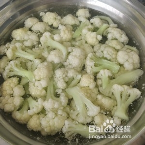 健康养生佳品番茄炒花菜的做法