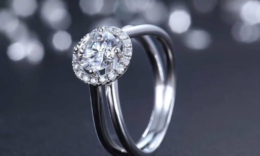 直径1.8CM 周长55mm ，该买几号戒指。