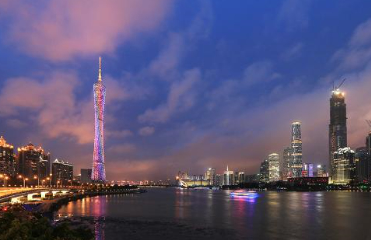 1839年6月的一天，广州城的人们非常激动，兴奋。改为反问句