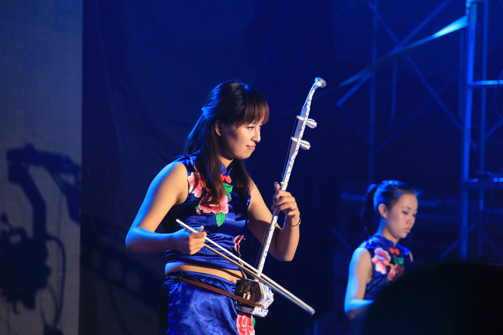 《我用自己的方式爱你》粤语版歌曲名叫什么