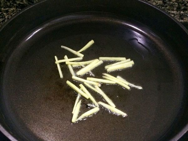 皮蛋火腿上汤豆苗