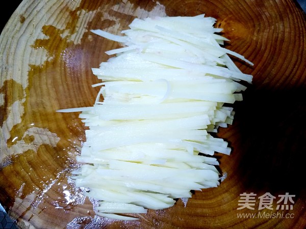韭菜花炒洋芋丝