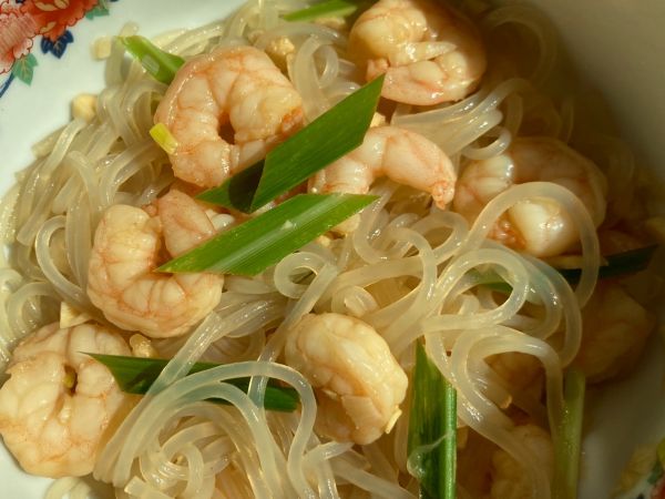 柠檬香茅凉拌酸辣虾仁