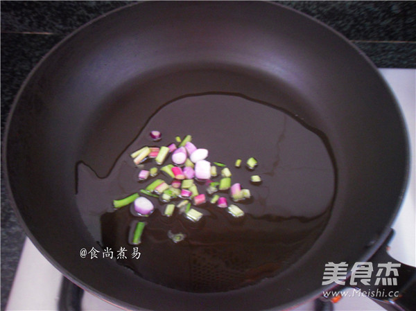 炝拌鸡腿菇的做法