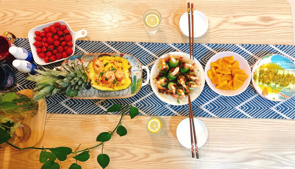 高颜值虾仁菠萝饭