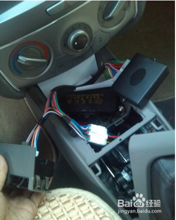 我们自己把升窗变得简单加装自动升窗器