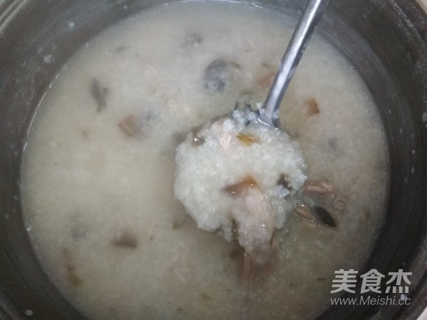 皮蛋瘦肉粥的做法