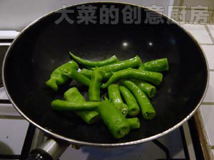 小儿健脾开胃虎皮青椒的做法