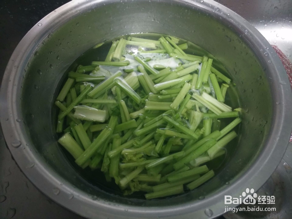 芹菜炒豆干的简单做法