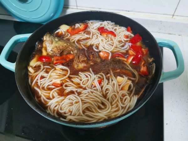 香菇豆腐煮桂鱼米粉