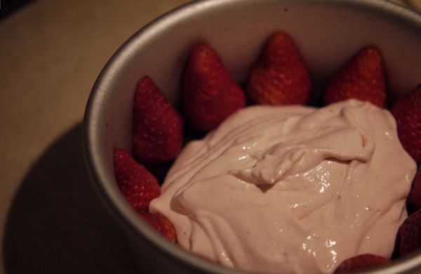 草莓酸奶慕斯蛋糕