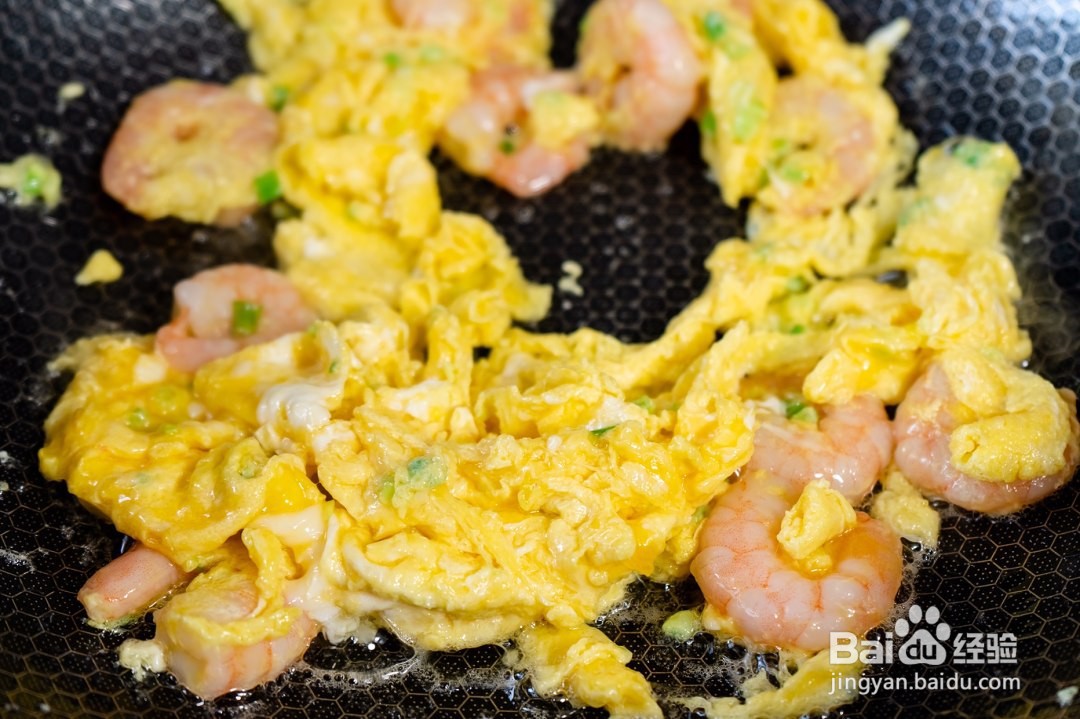 虾仁炒蛋的做法