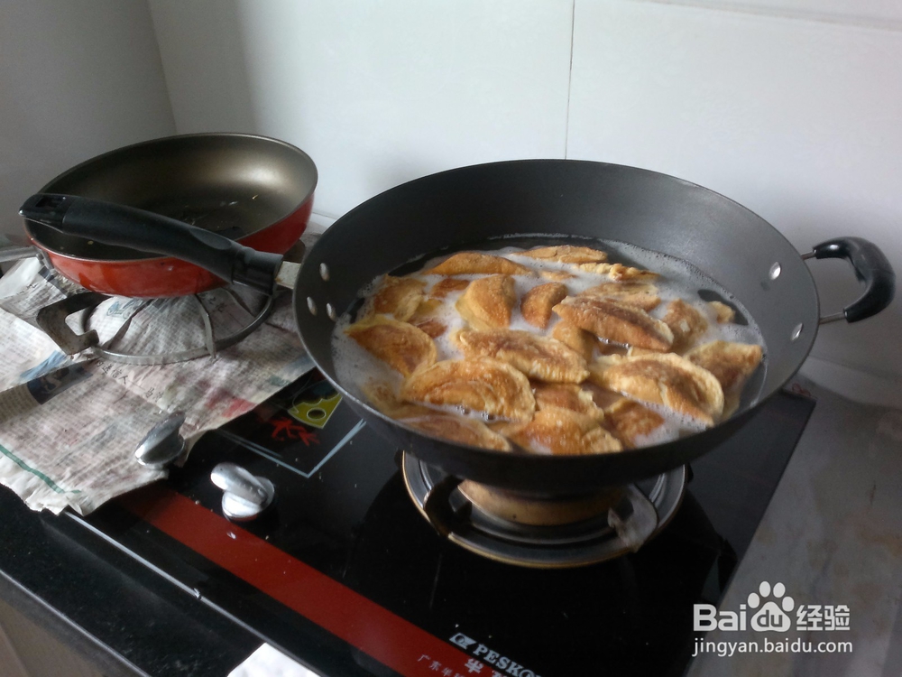如何用炒瓢制作蛋饺