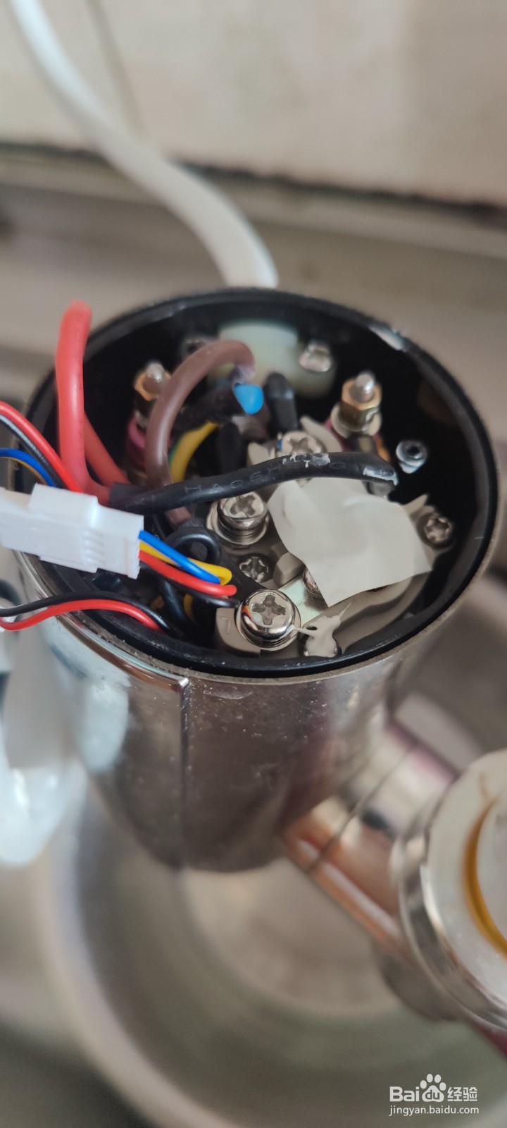 电热水龙头关水后继续加热解决方法