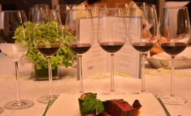 黑皮诺葡萄酒的特点是什么