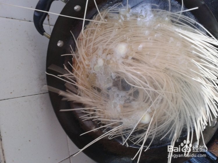 青菜鸡蛋面的做法