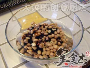 杂豆鲫鱼汤的做法