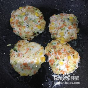 鸡胸肉豆腐蔬菜饼的做法