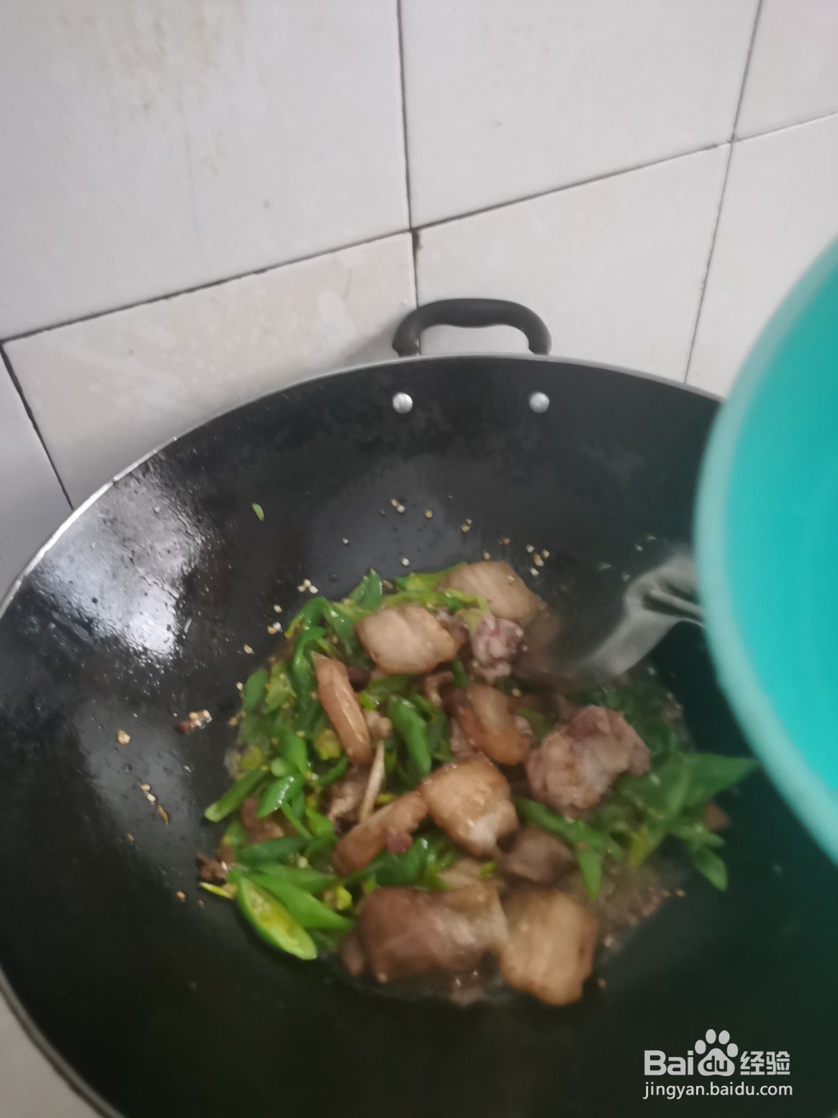 如何做香辣五花肉?