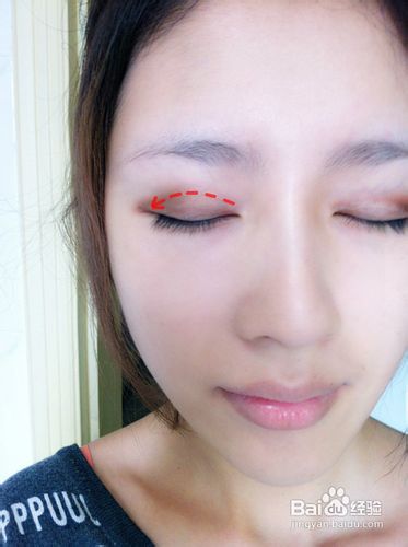 教你如何打造迷人猫眼妆