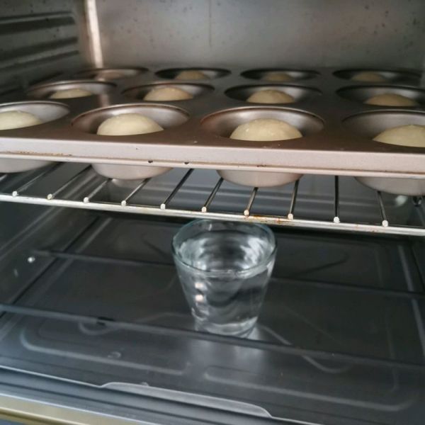 椰蓉牛奶小餐包