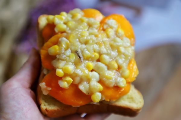 芒果香蕉玉米三明治