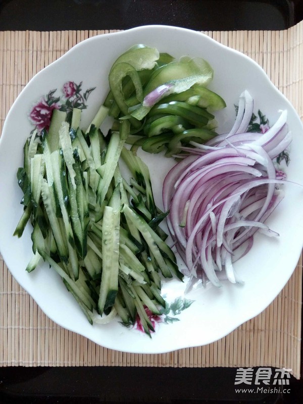 葱头黄瓜鸡蛋炒饼