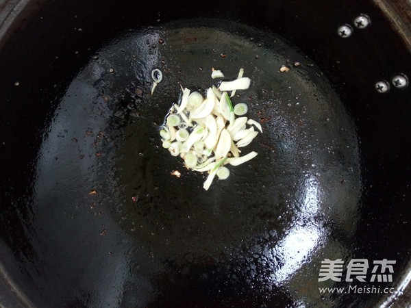 酱香肉丝炒米粉