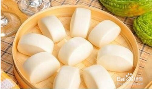 吃鱼被鱼刺卡住的正确方法和错误方法