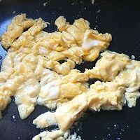 如何制作美味的豌豆尖鸡蛋汤